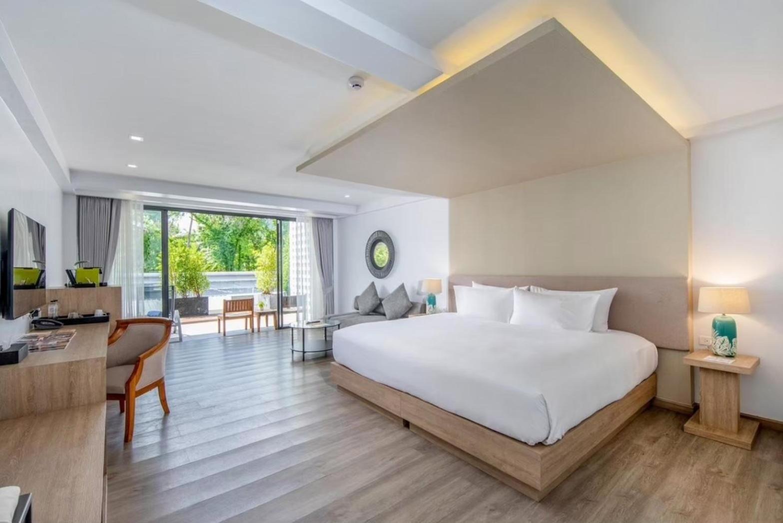 Anona Beachfront Phuket Resort-Sha Extra Plus Patong Extérieur photo